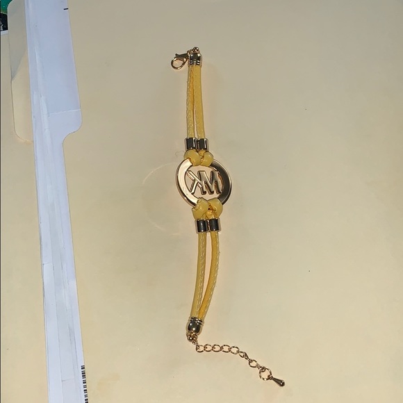 Cute Leather & Gold Women’s Michael Kors Bracelet - Picture 5 of 7